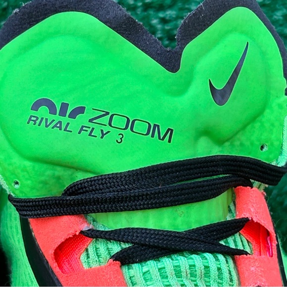 Nike Men\'s Green and Red Athletic Shoes main image 8